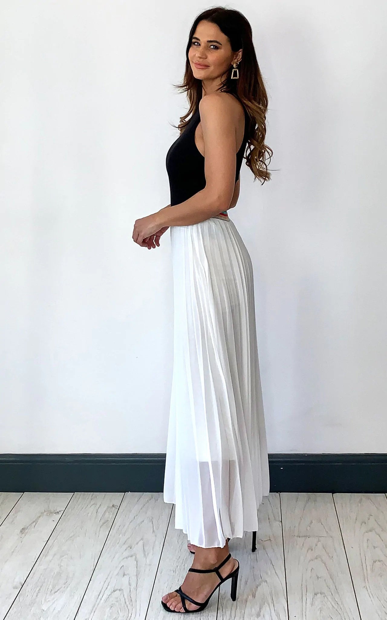 Pleated maxi skirt white best sale